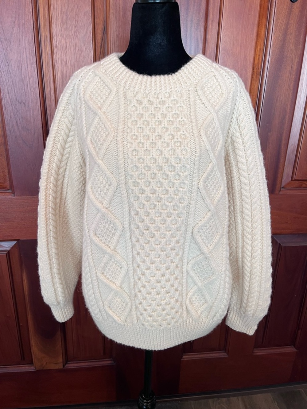 Aran Sweater Market 100% Wool Irish Fisherman Cable Knit Sweater Medium Ivory